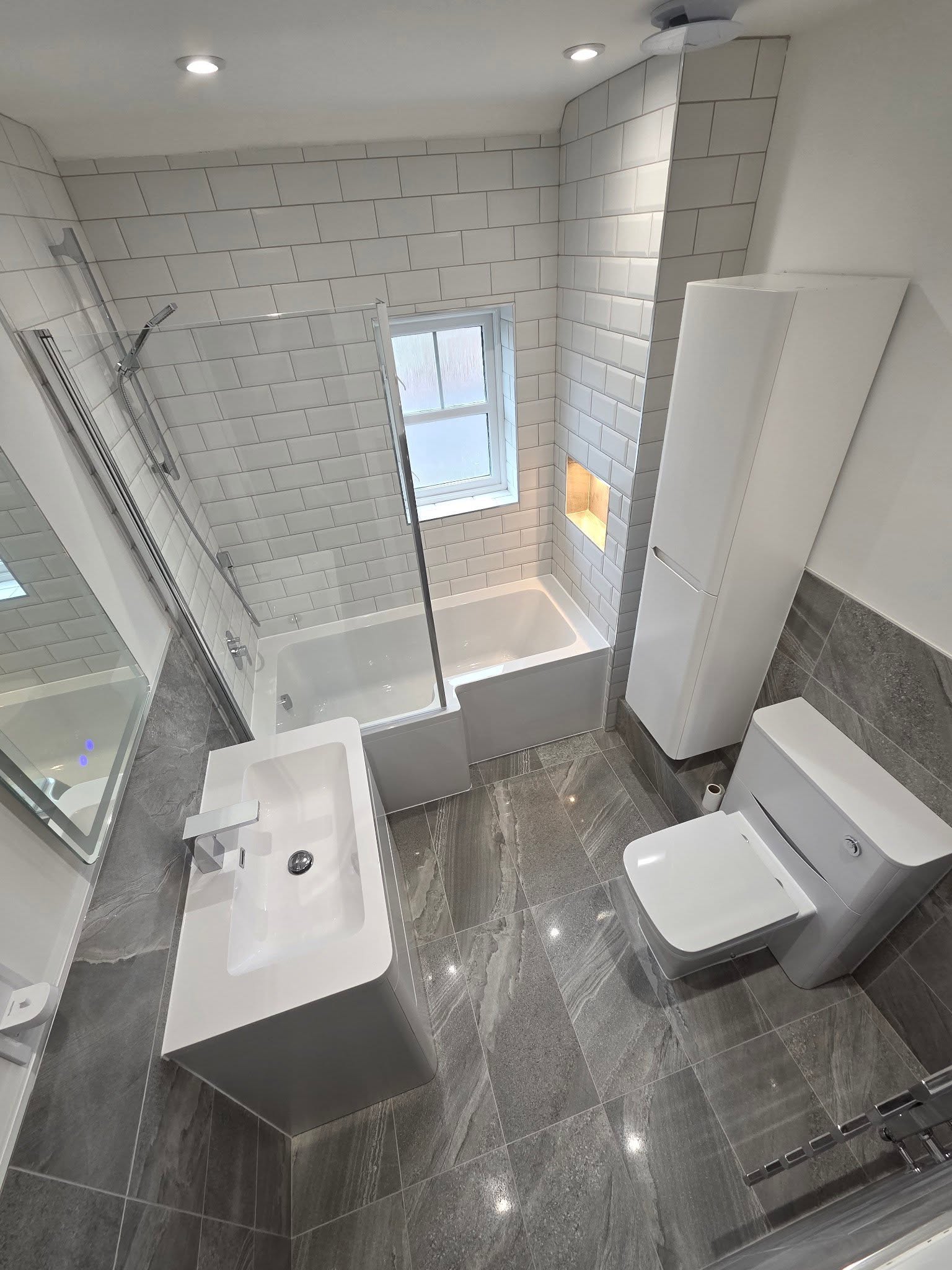 Kings Hill: Bath shower combi install