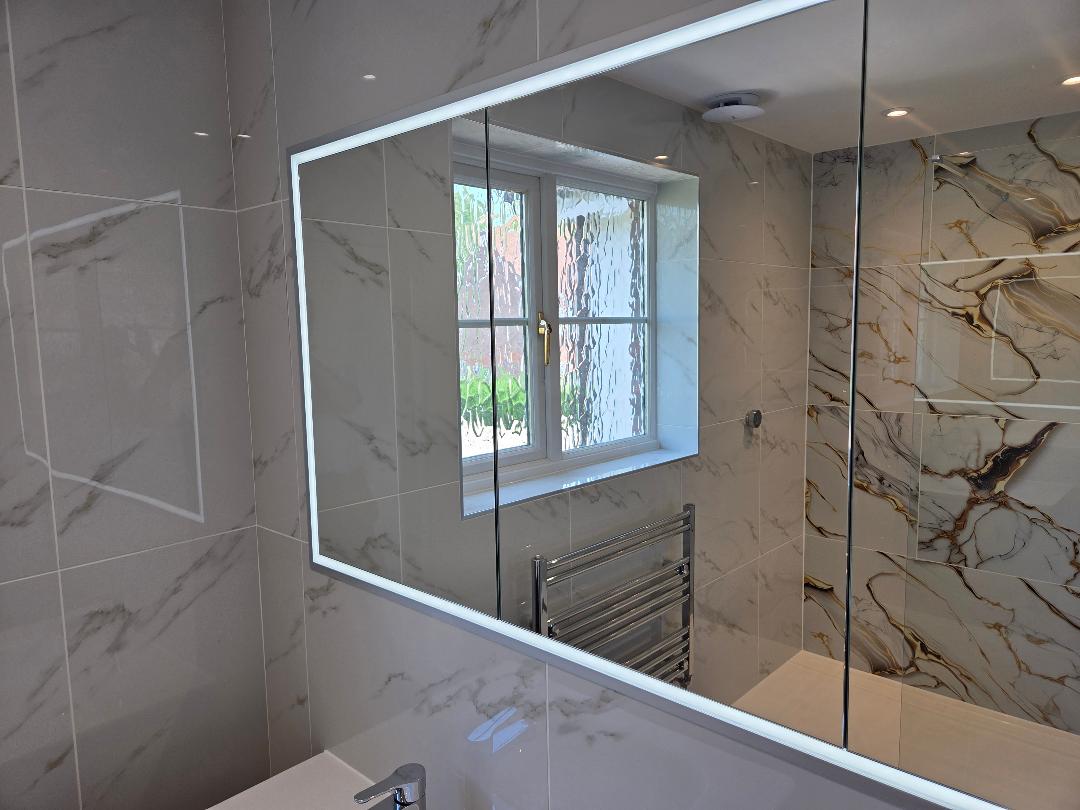Kings Hill: Concealed bathroom cabinnet