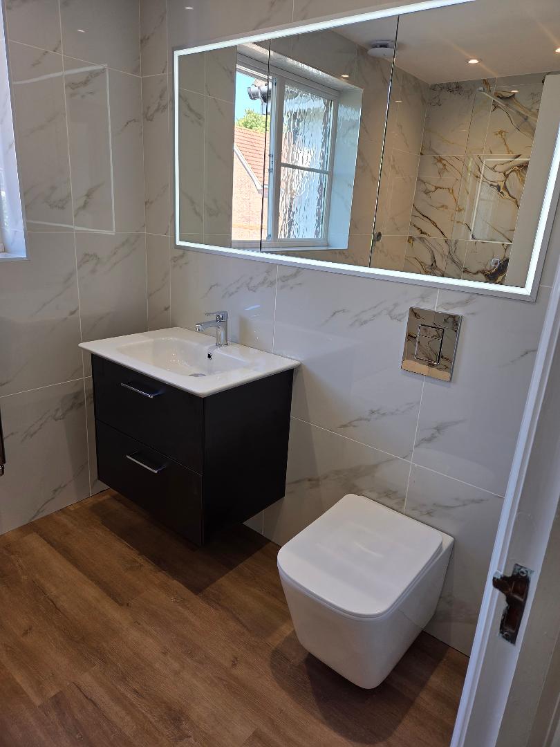 Kings Hill: Wall hung basin vanity unit and bidet toilet